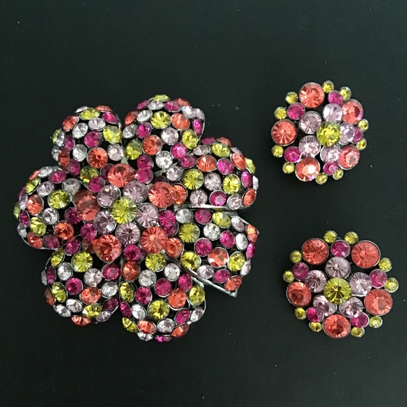 Joan Rivers multicoloured crystals flower pin/brooch with matching earrings - Picture 1 of 10